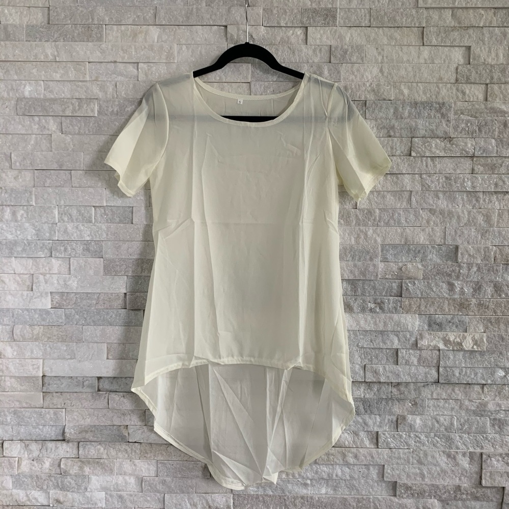 Cream Short Sleeve High-low Blouse - Picture 4 of 5